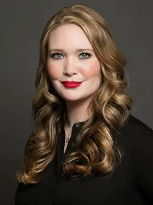 Sarah J Maas Author of the ACOTAR Books